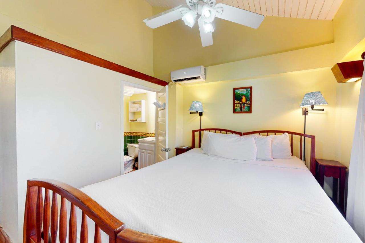 Condo #27 @ Beachside Villas Dangriga Εξωτερικό φωτογραφία